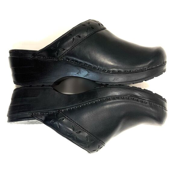 L.L. BEAN Leather Clogs (Sz 9.5) - Picture 2 of 10